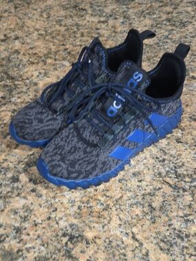 adidas Kids Navy Blue and Black Shoes Size 5.5Y